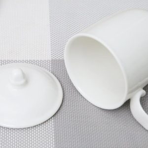 Cốc sứ thóp trắng + nắp đậy in ấn theo yêu cầu - góc ảnh 1