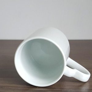 Cốc sứ quai tim - góc ảnh 3