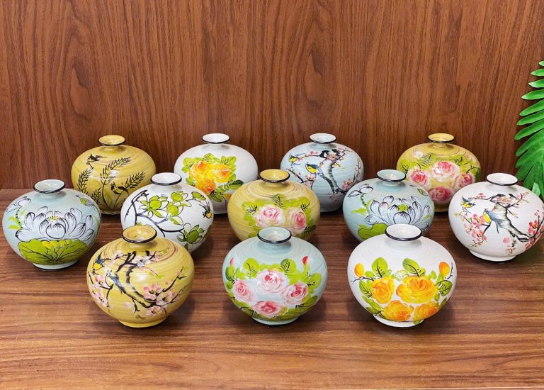 Bình Hoa Gốm Sứ Dáng Tròn Vẽ Hoa Văn – Quà Tặng Doanh Nghiệp - ảnh xem nhanh