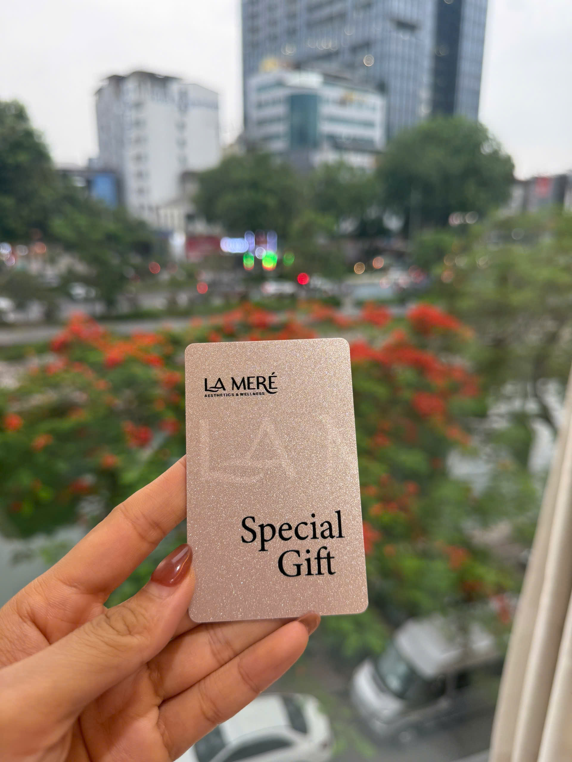 Khách hàng La Mere trải nghiệm sản phẩm