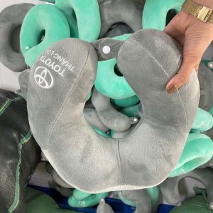 Gối Chữ U Quà Tặng Doanh Nghiệp In Logo - góc ảnh 3
