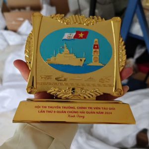 Kỷ Niệm Chương Mạ Vàng Thiết Kế Theo Yêu Cầu - góc ảnh 7